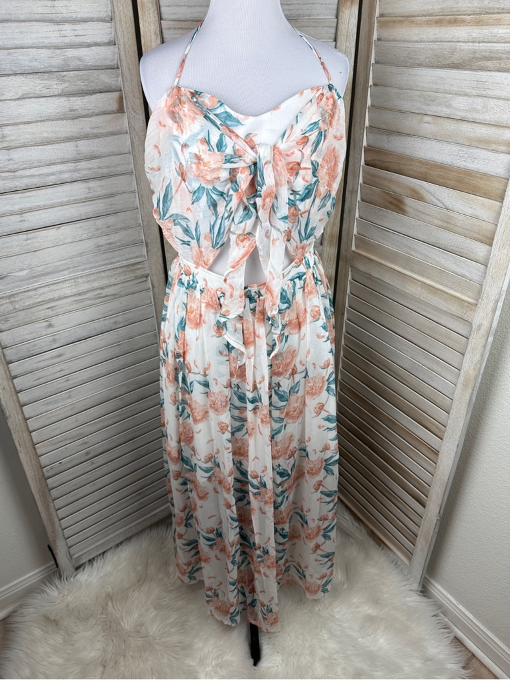 NWT Here comes the Sun White Floral Mid Cut Out Tie Bodice Maxi Dress Size Large